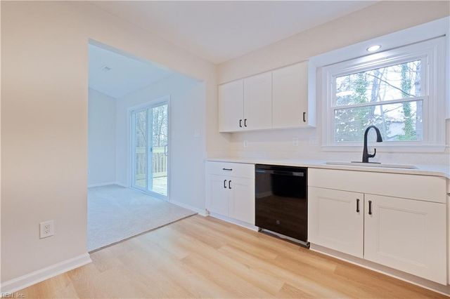 171 King Richard PL, Newport News, VA 23602