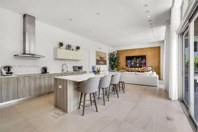 230 W Mcintyre St, Key Biscayne, FL 33149