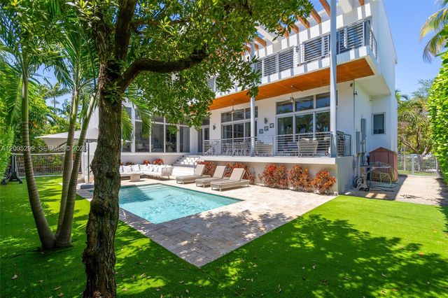 230 W Mcintyre St, Key Biscayne, FL 33149