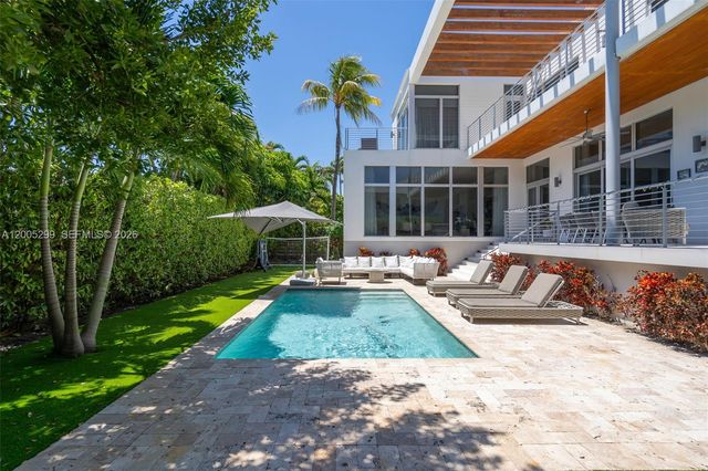 230 W Mcintyre St, Key Biscayne, FL 33149