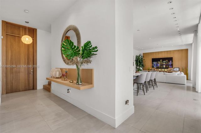 230 W Mcintyre St, Key Biscayne, FL 33149