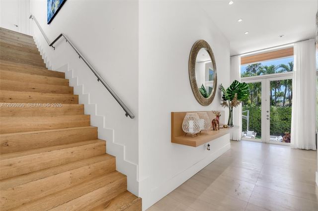 230 W Mcintyre St, Key Biscayne, FL 33149