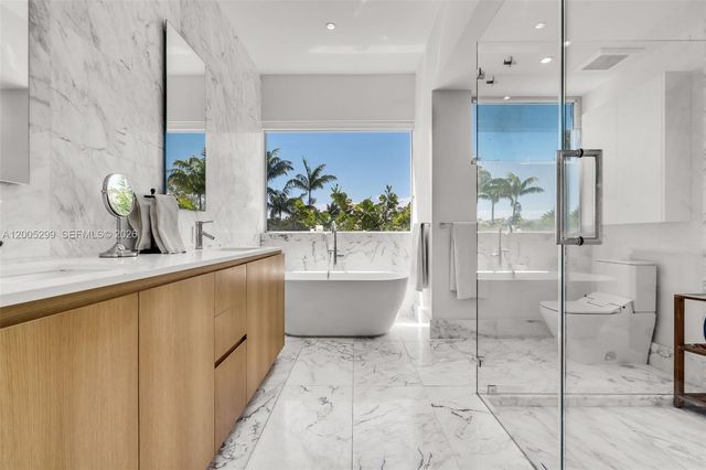 230 W Mcintyre St, Key Biscayne, FL 33149