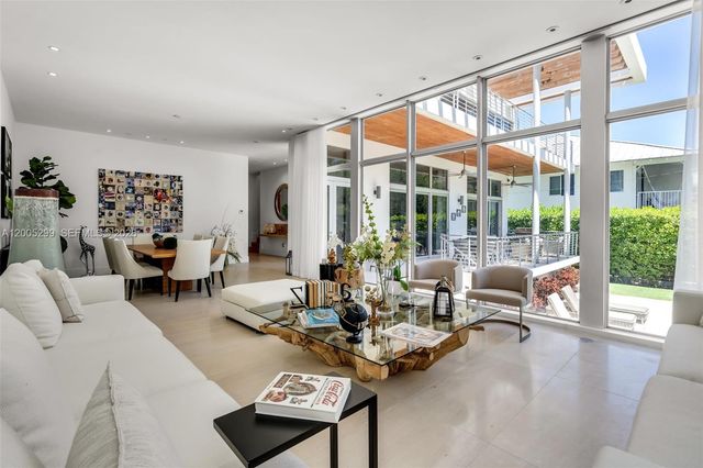 230 W Mcintyre St, Key Biscayne, FL 33149