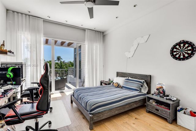 230 W Mcintyre St, Key Biscayne, FL 33149