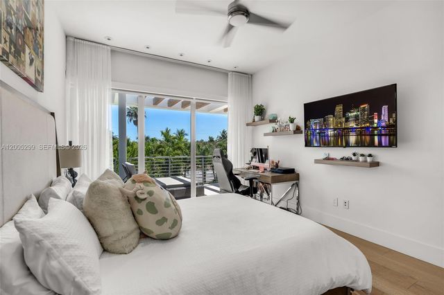 230 W Mcintyre St, Key Biscayne, FL 33149