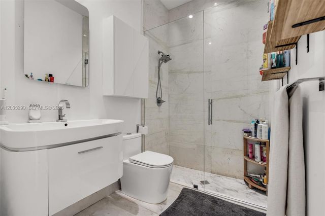 230 W Mcintyre St, Key Biscayne, FL 33149