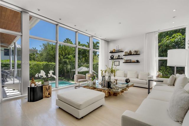 230 W Mcintyre St, Key Biscayne, FL 33149