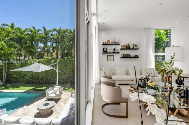 230 W Mcintyre St, Key Biscayne, FL 33149