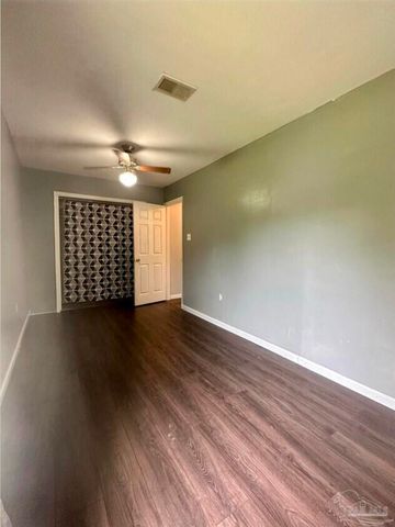 2105 Seagrape Drive, Navarre, FL 32566