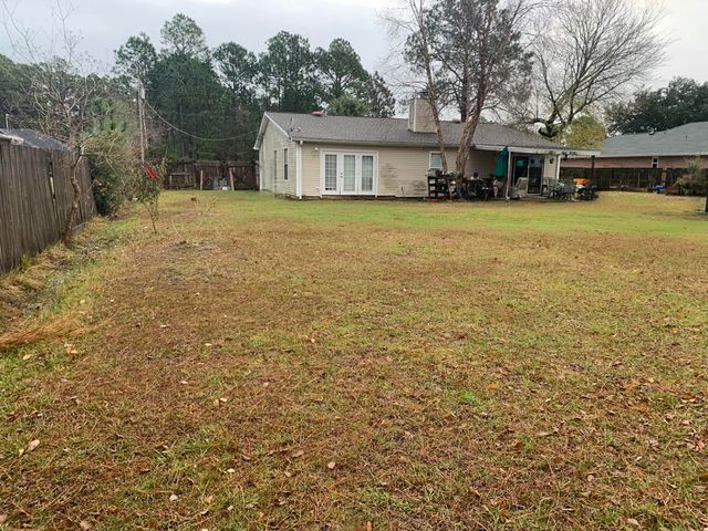 2105 Seagrape Drive, Navarre, FL 32566