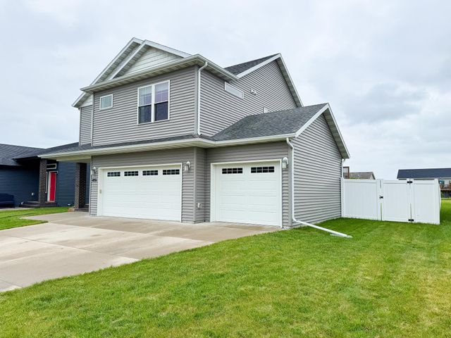 4551 15th Street S, Moorhead, MN 56560