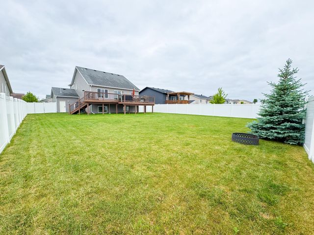 4551 15th Street S, Moorhead, MN 56560