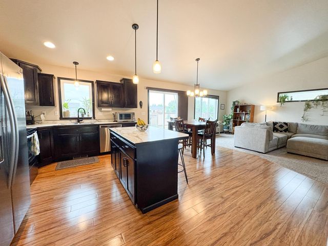 4551 15th Street S, Moorhead, MN 56560