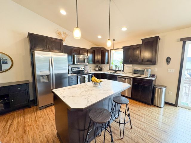 4551 15th Street S, Moorhead, MN 56560