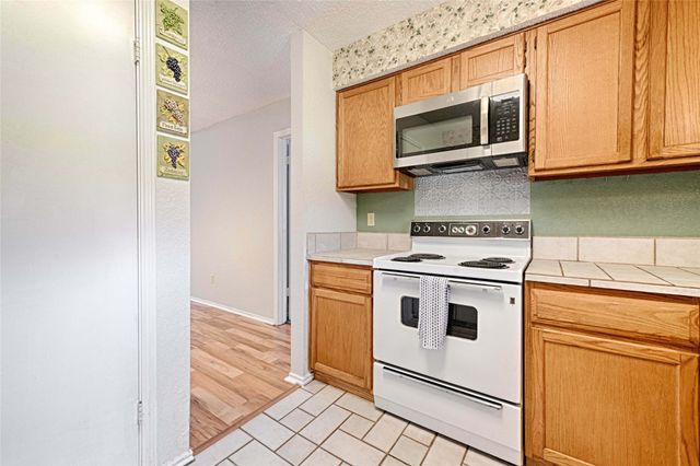 923 Courtney Dr., Mesquite, TX 75150