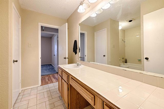 923 Courtney Dr., Mesquite, TX 75150