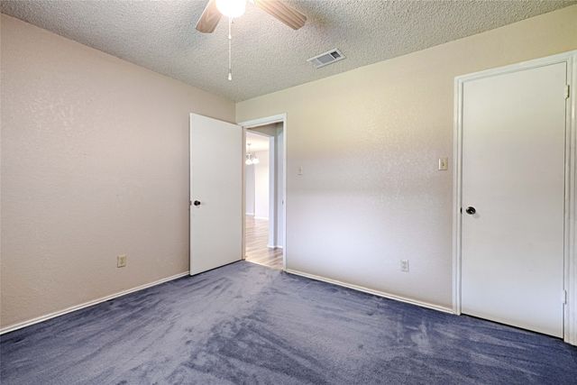 923 Courtney Dr., Mesquite, TX 75150