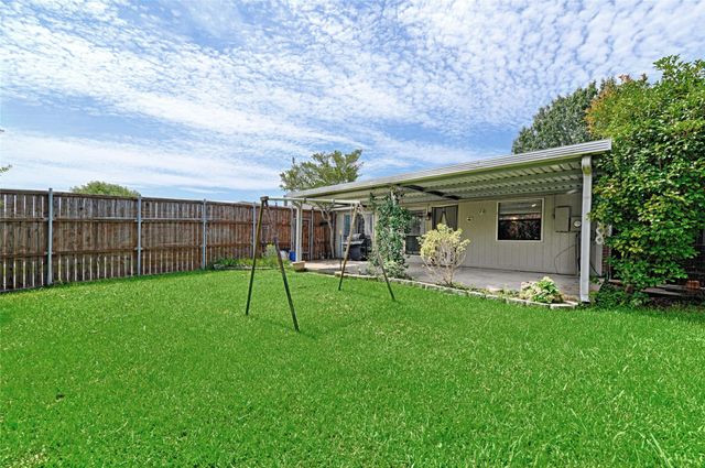 923 Courtney Dr., Mesquite, TX 75150
