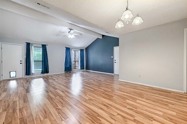 923 Courtney Dr., Mesquite, TX 75150