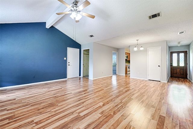 923 Courtney Dr., Mesquite, TX 75150