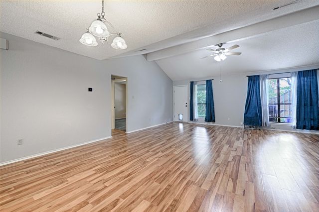 923 Courtney Dr., Mesquite, TX 75150