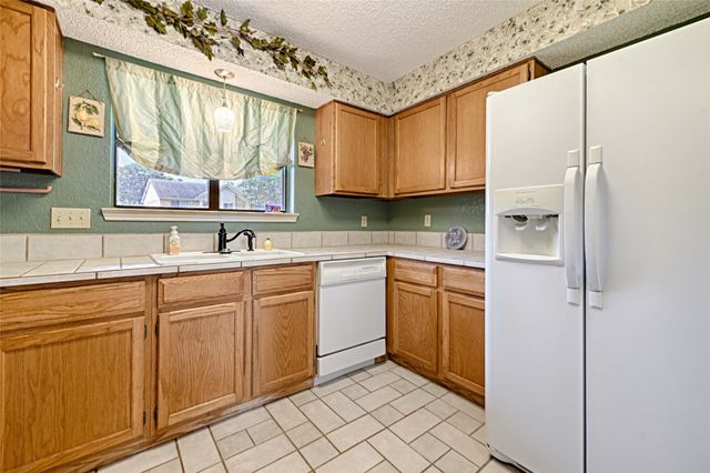 923 Courtney Dr., Mesquite, TX 75150