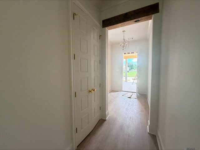 8643 Greenbrier Cove Rd, Baton Rouge, LA 70817