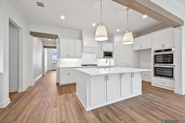 8643 Greenbrier Cove Rd, Baton Rouge, LA 70817