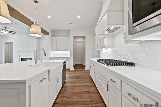 8643 Greenbrier Cove Rd, Baton Rouge, LA 70817