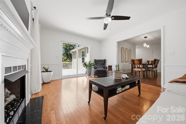 4536 Kings Court, Hickory, NC 28602