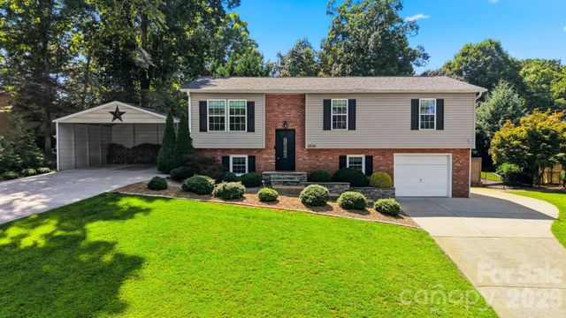 4536 Kings Court, Hickory, NC 28602