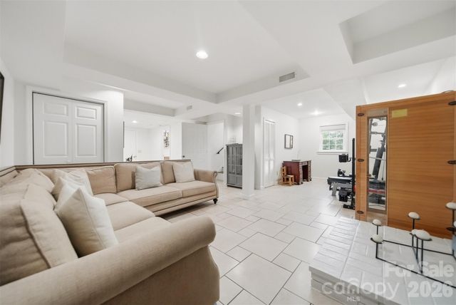 4536 Kings Court, Hickory, NC 28602