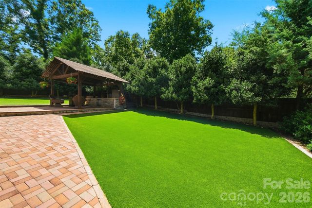 4536 Kings Court, Hickory, NC 28602