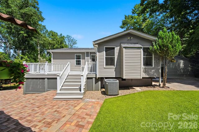 4536 Kings Court, Hickory, NC 28602