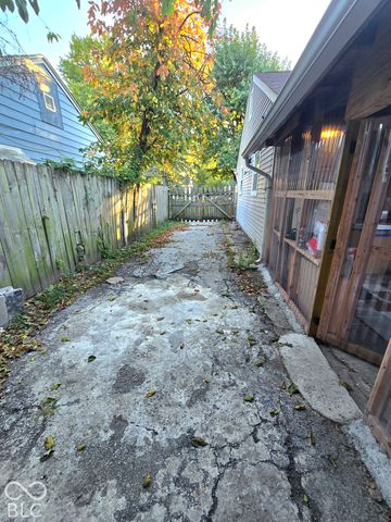 2441 N Goodlet Avenue, Indianapolis, IN 46222