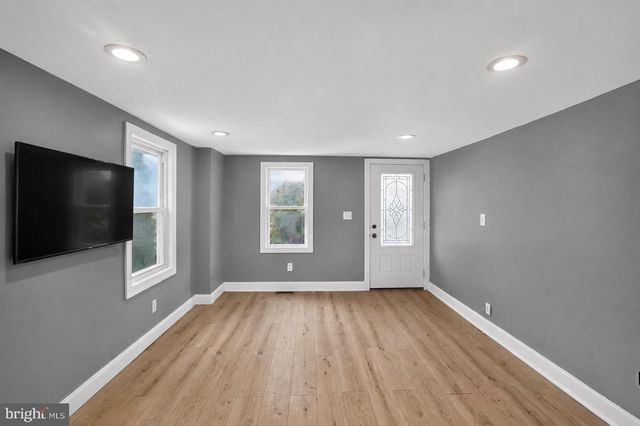 1104 OLD SWEDE RD, Douglassville, PA 19518