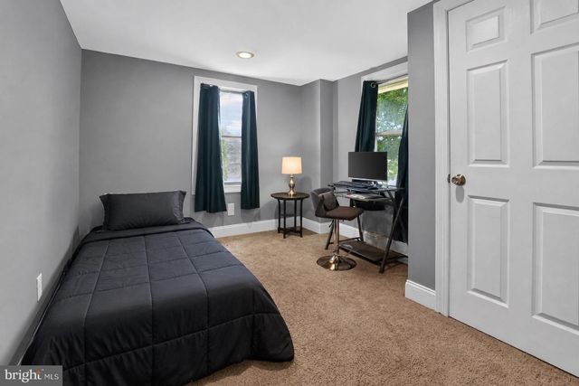 1104 OLD SWEDE RD, Douglassville, PA 19518