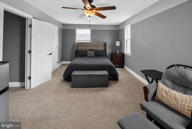 1104 OLD SWEDE RD, Douglassville, PA 19518