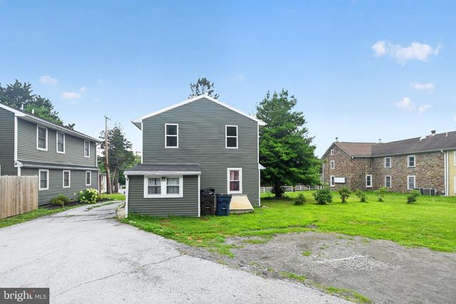 1104 OLD SWEDE RD, Douglassville, PA 19518