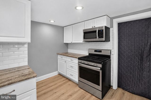 1104 OLD SWEDE RD, Douglassville, PA 19518
