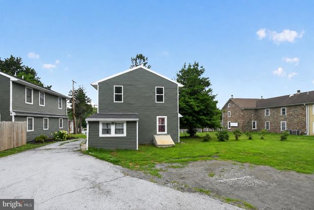 1104 OLD SWEDE RD, Douglassville, PA 19518