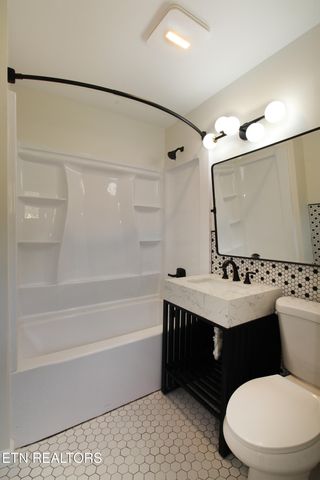 6148 Kirbury Lane, Knoxville, TN 37909