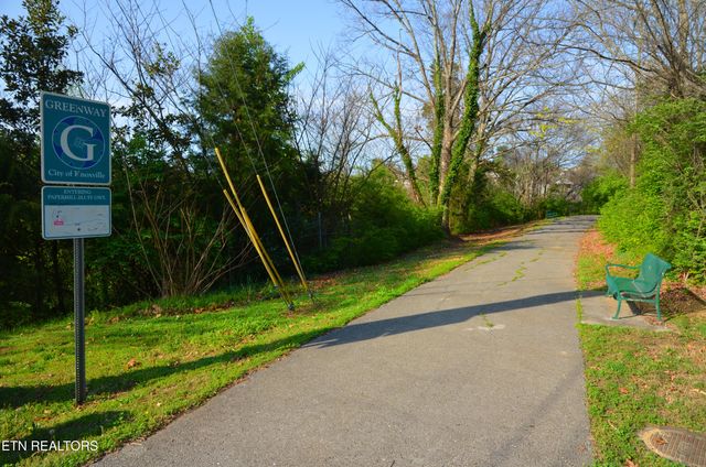 6148 Kirbury Lane, Knoxville, TN 37909