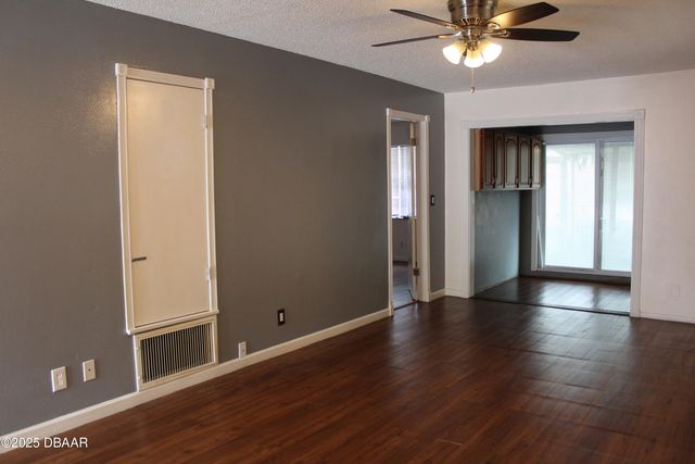 903 W Millard Court, Daytona Beach, FL 32117