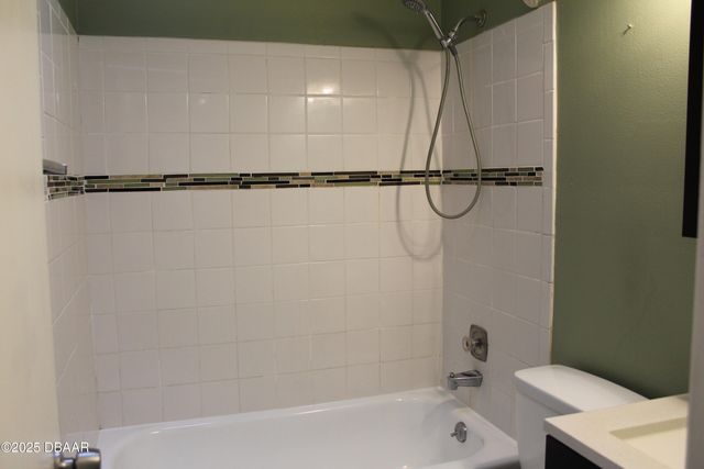 903 W Millard Court, Daytona Beach, FL 32117