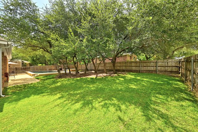 1385 Pine Forest CIR, Round Rock, TX 78665