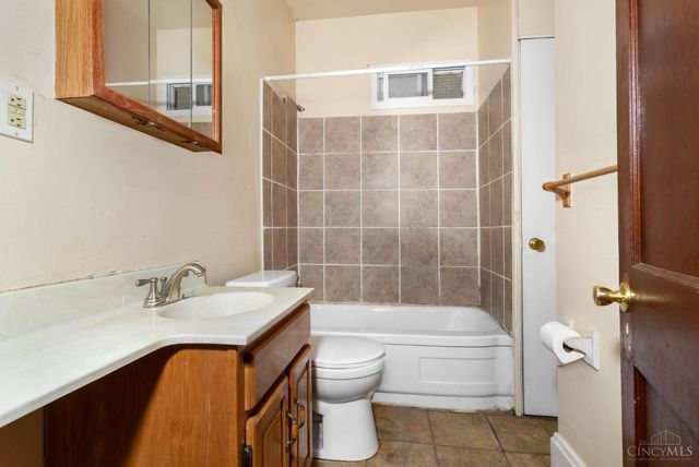 3631 W 8th Street, Cincinnati, OH 45205