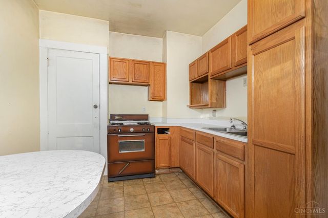 3631 W 8th Street, Cincinnati, OH 45205