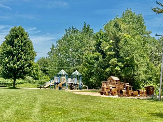 7160 Cherry Avenue, Milton Twp, MI 49648